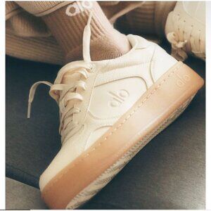 ALO Yoga Recovery Mode Sneaker – Cream/Beige (US 6)